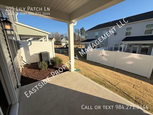 Building Photo - 205 Lily Patch Ln