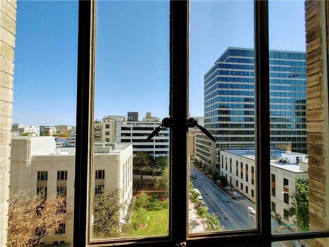 Building Photo - 710 Colorado St