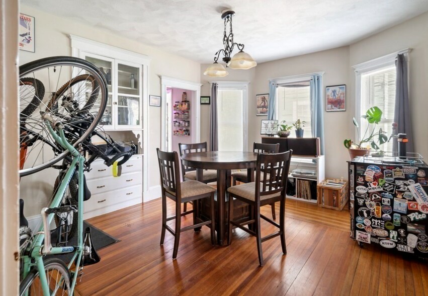 Building Photo - 44 Greenleaf Ave