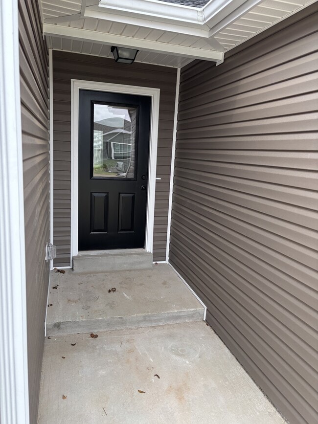 Building Photo - 921 Alberta Dr