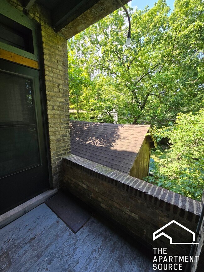Building Photo - 1454 Oak Ave