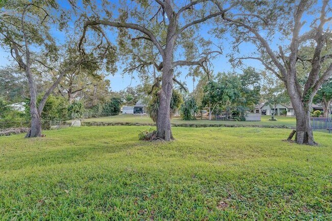 Building Photo - 11600 NW 26th St
