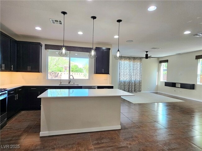 Building Photo - 7017 Pearl Hilltop Ct