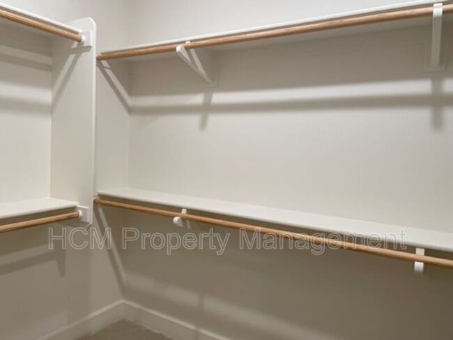 Building Photo - 59 Henson