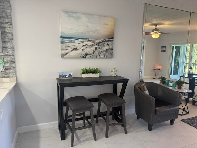 Building Photo - 4801 Martinique Pl