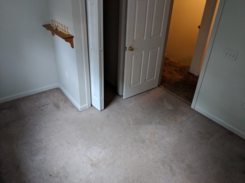 3rd. bedroom - 357 Braeside Ave