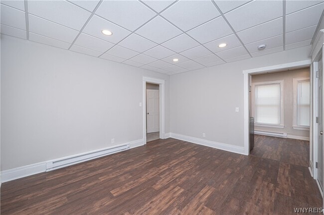 Building Photo - 2148 Main St