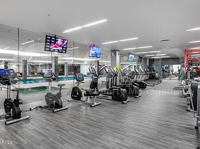 Building Photo - 7157 E Rancho Vista Dr