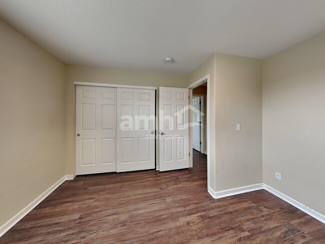Building Photo - 6565 Monaco Dr