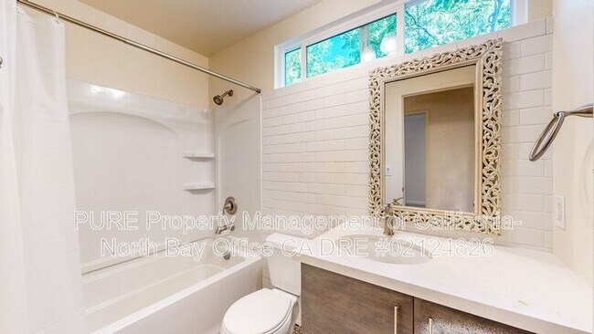 Building Photo - 360 Manka Cir