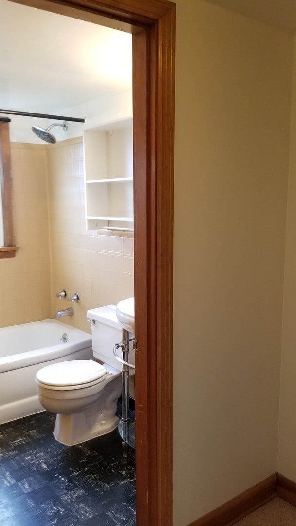 Building Photo - CHECK ME OUT!  3 Bedrooms, 2 Full Baths, B...