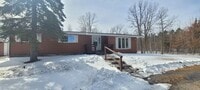 Building Photo - 5 Bedroom Home