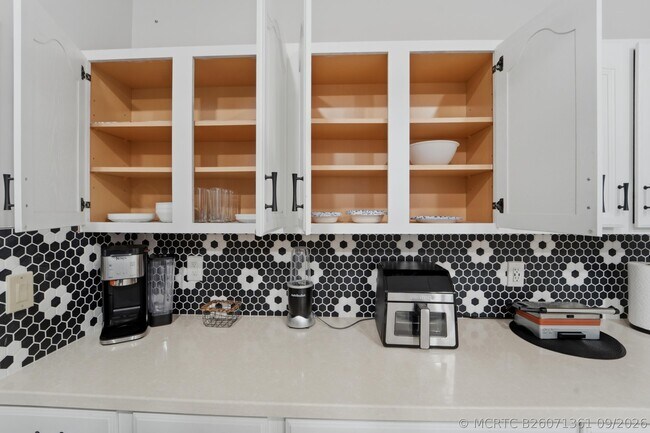 Building Photo - 301 Knotty Wood Ln
