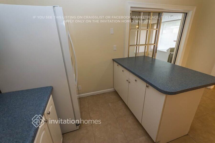 Building Photo - 4870 Poseidon Pl