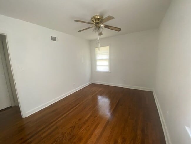 Building Photo - 7 Chippewa Dr