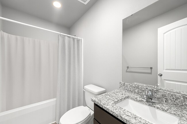 Building Photo - Beautiful Renovated Single Family Home | 3 BR/2BA Duplex| 1-Car Covered Parking |Spacious & Sunny...