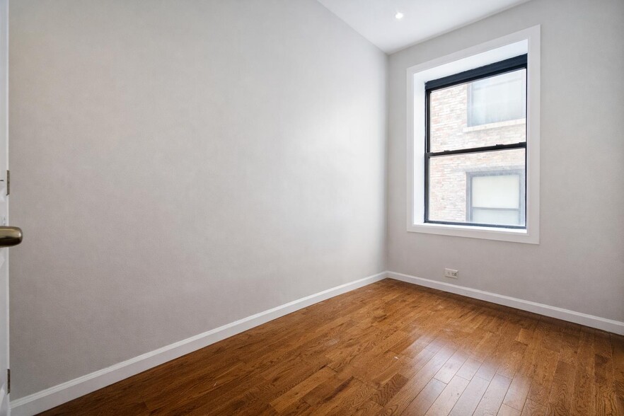 Building Photo - 540 W 158th St