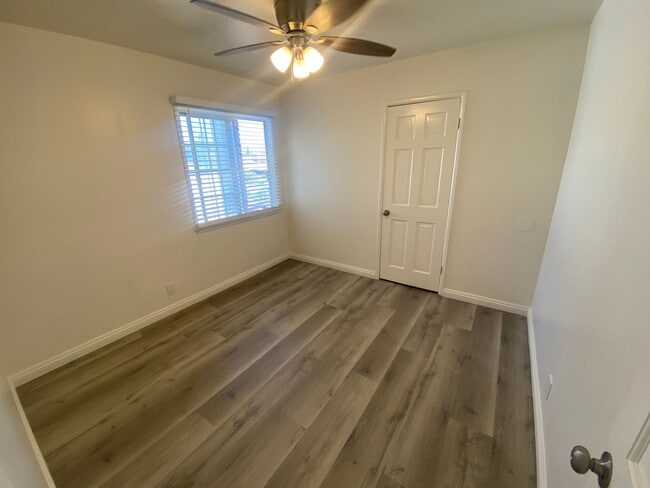 Building Photo - 3-Bed, 1-Bath Home, + Bonus Room/Office .....
