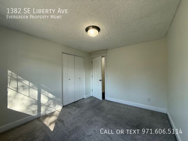 Building Photo - 1382 SE Liberty Ave