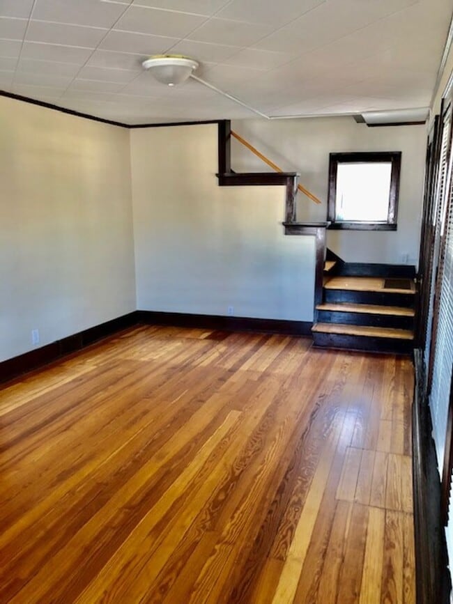 Building Photo - Charming Completely Remodeled Home!