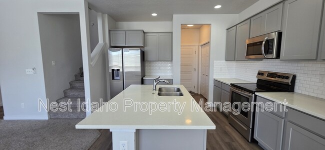 Building Photo - 4005 W Peak Cloud Dr