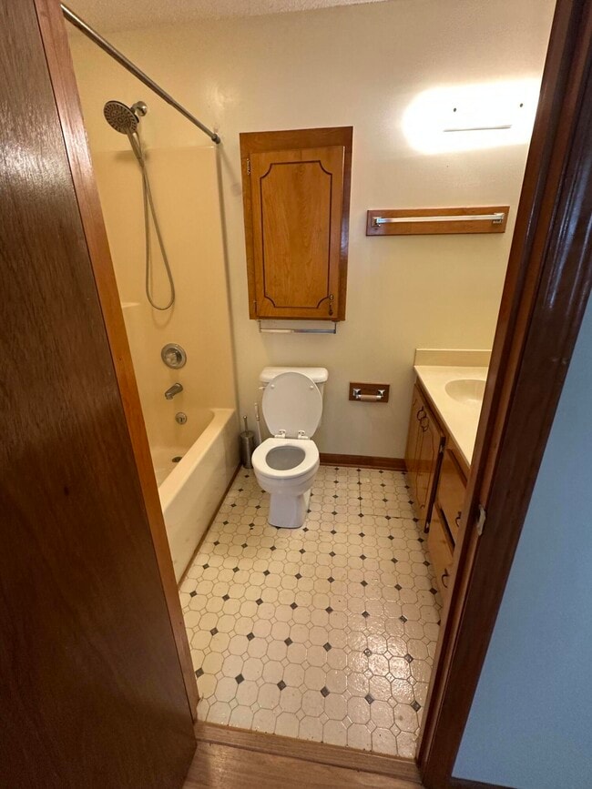 Building Photo - 312 Sorin Cir