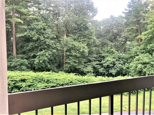 Building Photo - 1550 Worcester Rd