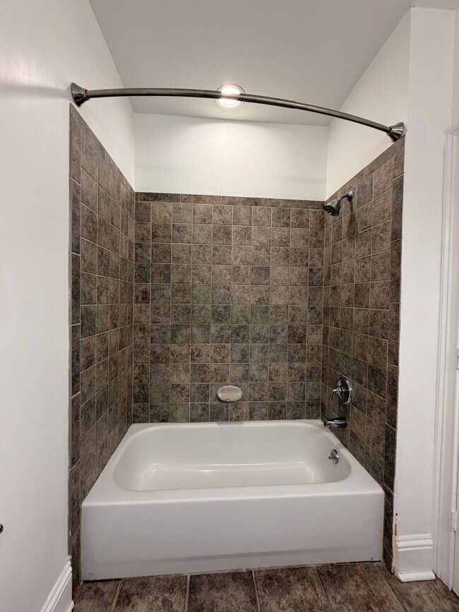 Building Photo - Luxury Windermere Home | 5 Bed 4.5 Bath La...