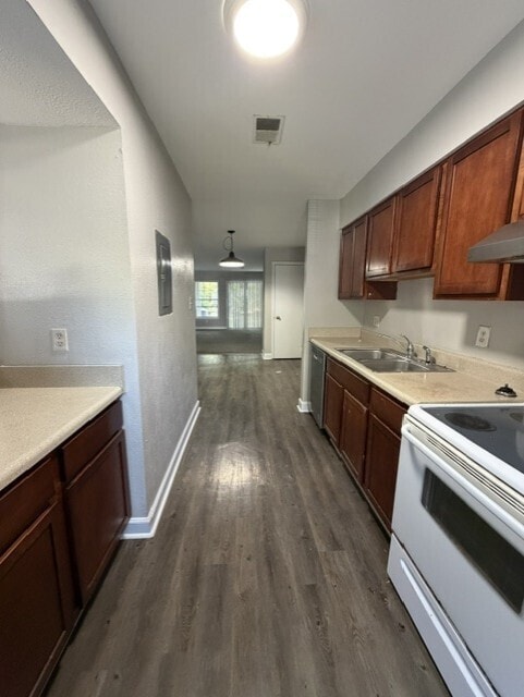 Building Photo - 2500 Avent Ferry Rd