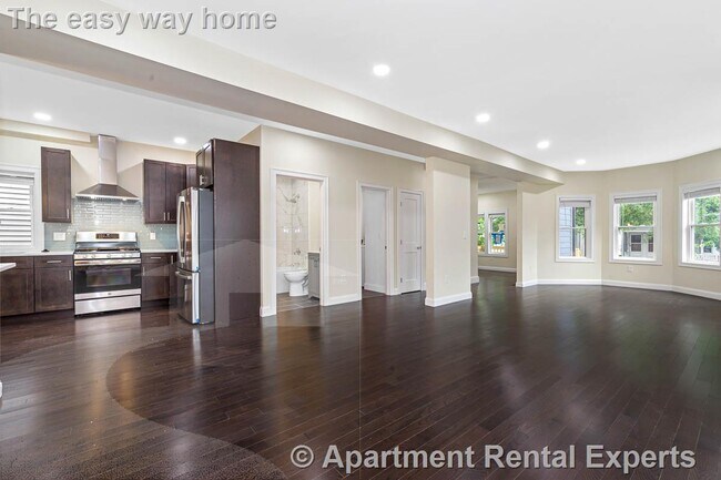 Building Photo - 77 Winchester St