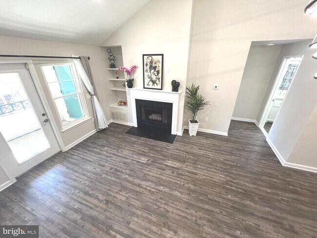 Building Photo - 12020 Taliesin Pl