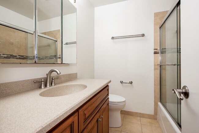 Building Photo - Beachside Living in Santa Barbara – 2-Bedr...