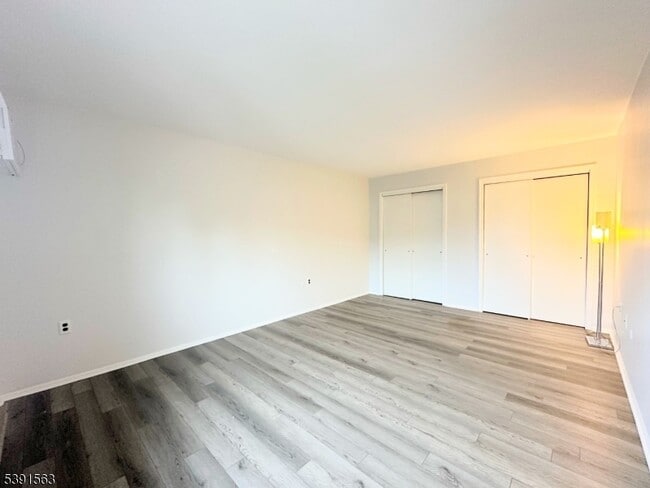 Building Photo - 70 Farm Rd