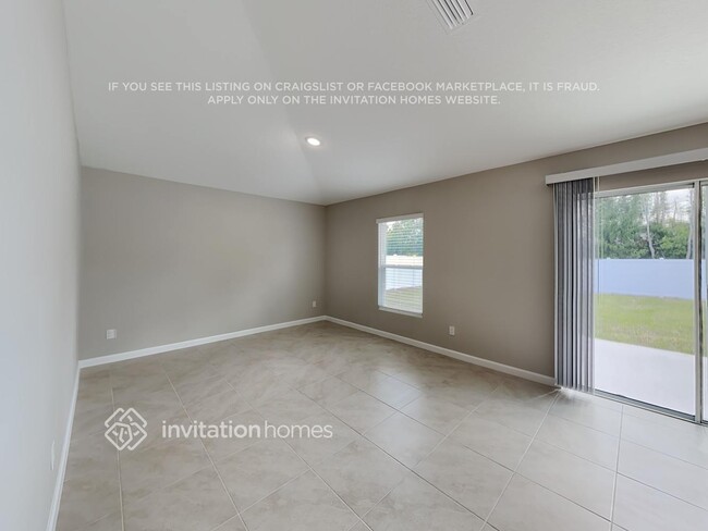 Building Photo - 1762 SW Airoso Blvd