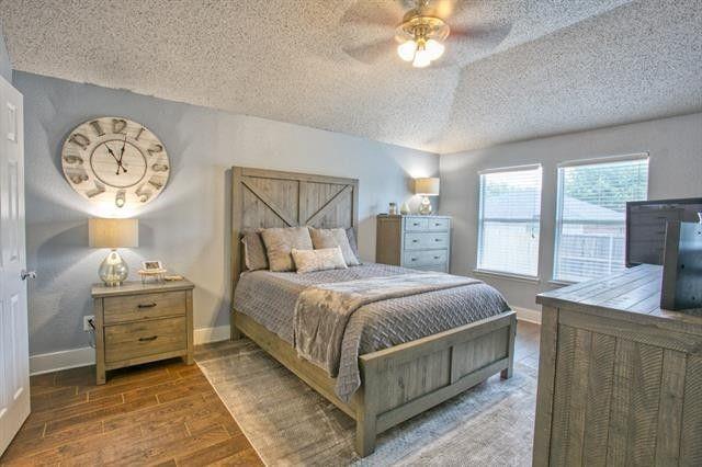 Building Photo - 1100 Alexandria Dr