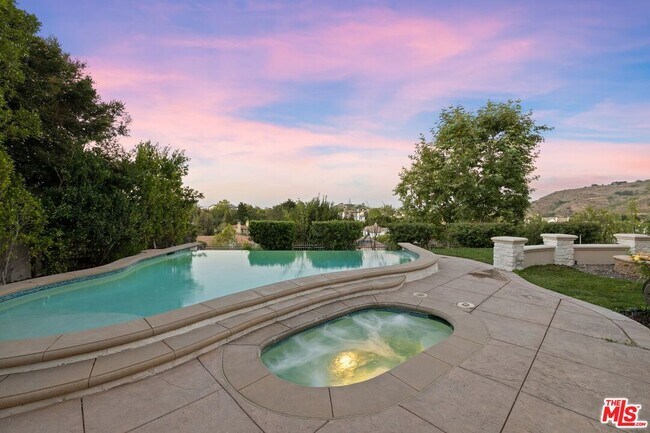 Building Photo - 25561 Prado De Oro