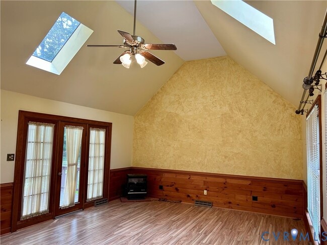 Building Photo - 8203 Spring Meadow Rd