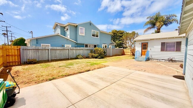 Building Photo - Darling Single Story Home, Blocks from the Beach, Amazing Location, & Close to Everything!
