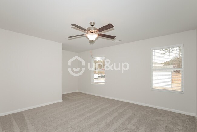 Building Photo - Fantastic 4bd/2.5ba home! Let yourself in!
