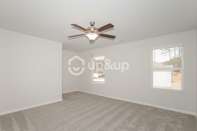 Building Photo - Fantastic 4bd/2.5ba home! Let yourself in!