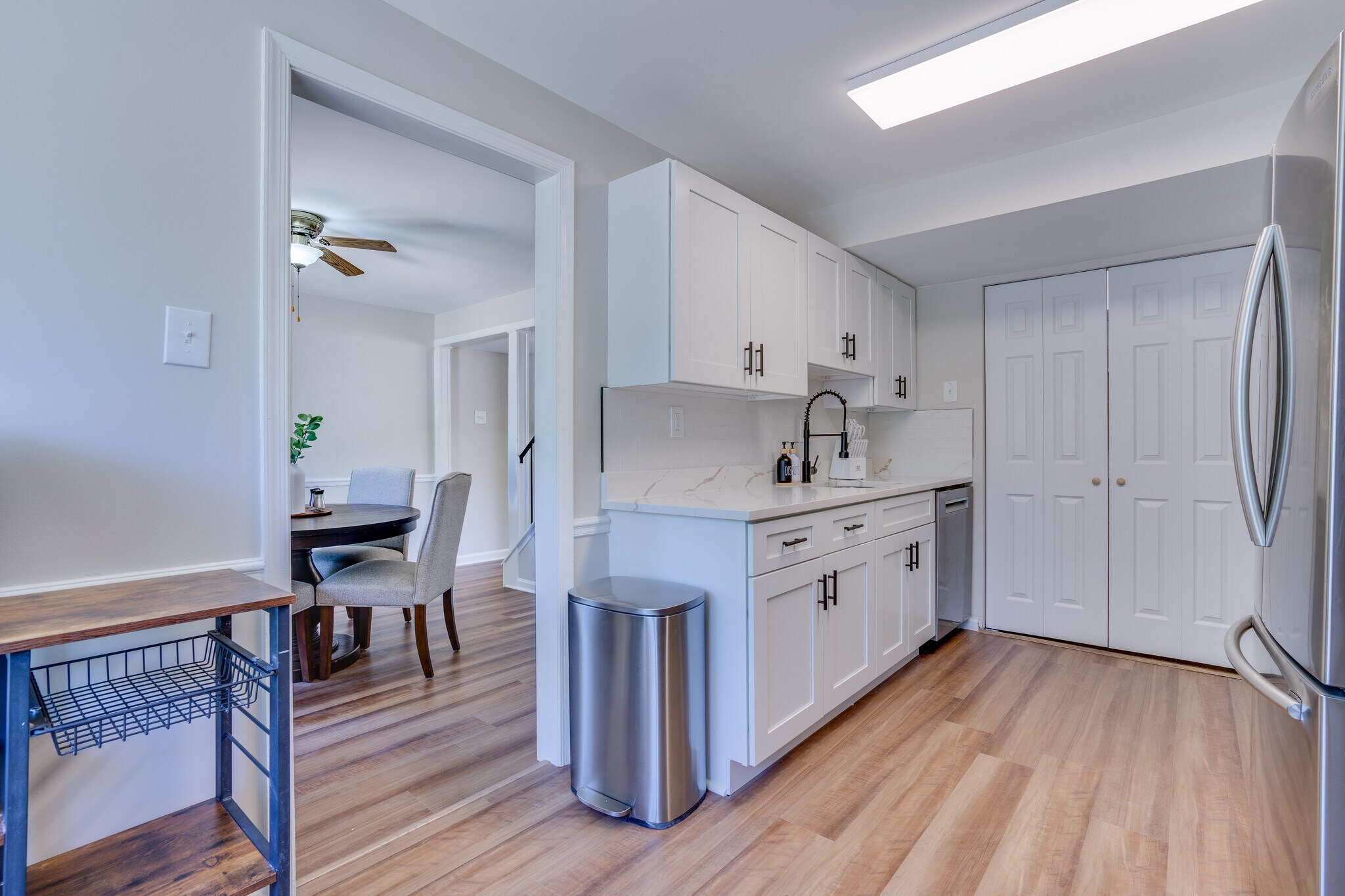 Kitchen - 8056 Central Park Dr