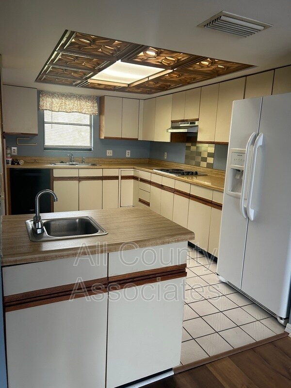 Building Photo - 504 S Florida Ave