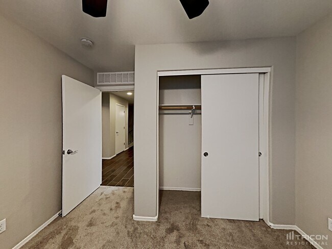 Building Photo - 2515 N 73rd Dr