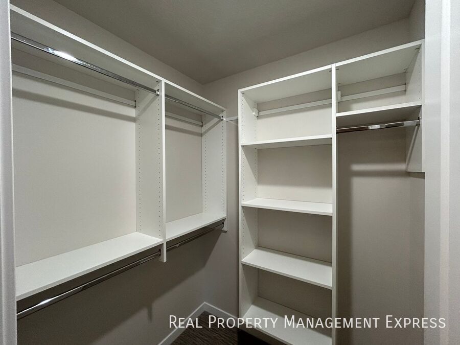 Building Photo - 2 Bedroom 1.5 Bathroom Home for Rent