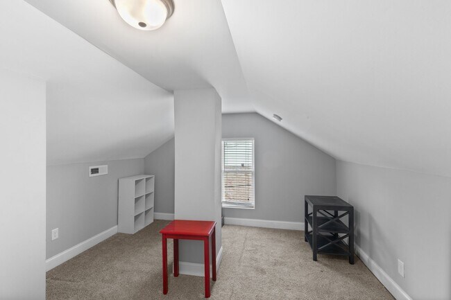 Building Photo - 1629 24th Ave N