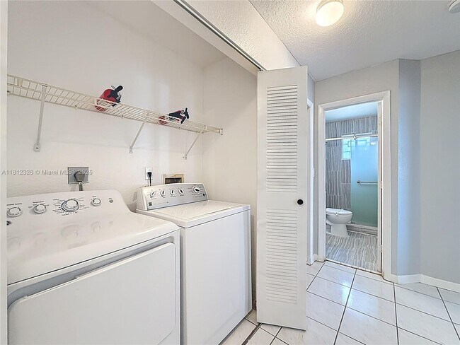 Building Photo - 17372 NW 76th Ct