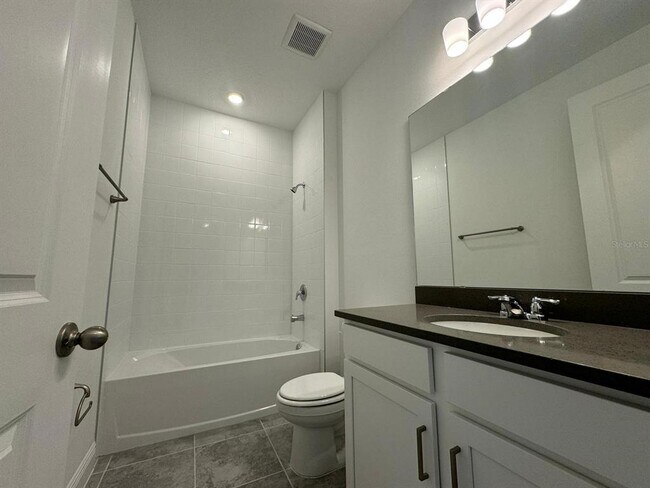 Building Photo - 2041 Axel St