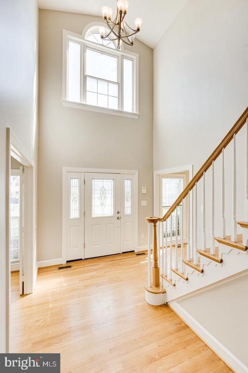 Building Photo - 1168 Taji Ct