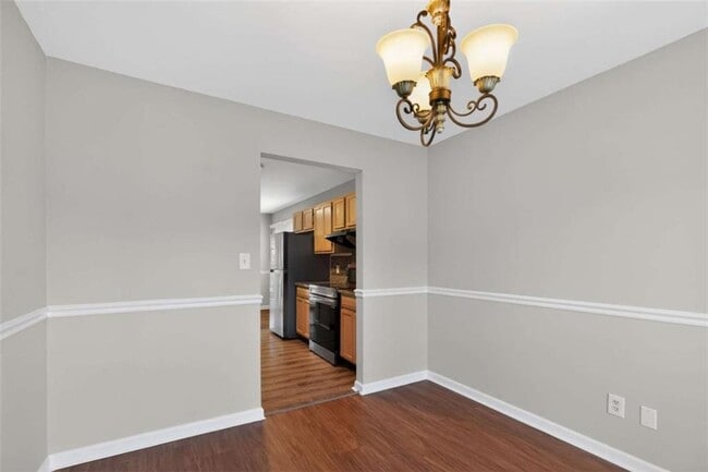 Building Photo - 7700 Lakeshore Ct