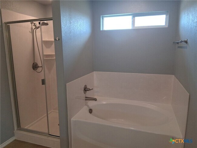 Building Photo - 3010 Privet Dr